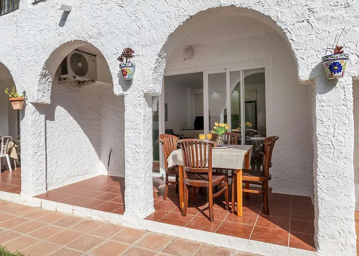 Paradise, Nº5 Apartment Nerja